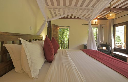 Four Gorilla Lodge bed Four Gorilla Lodge bed